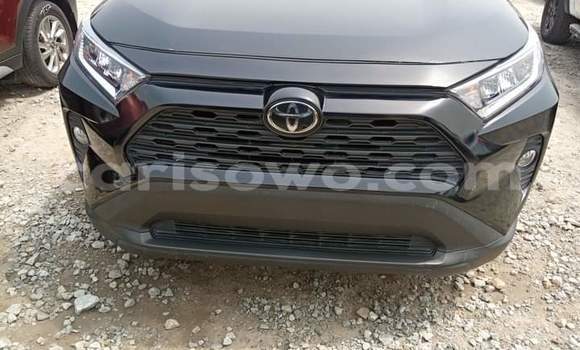 Sayi Na hannu Toyota RAV4 Blue Mota in Cotonou a Benin