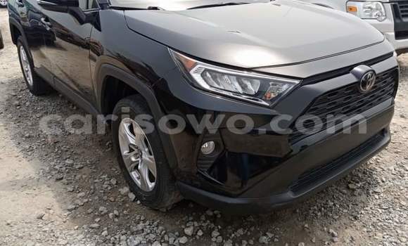 Sayi Na hannu Toyota RAV4 Blue Mota in Cotonou a Benin Sayi Na hannu Toyota RAV4 Blue Mota in Cotonou a Benin