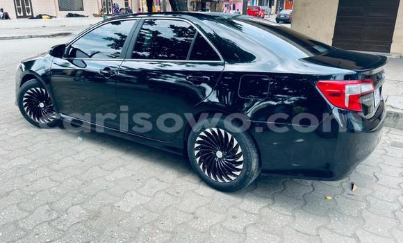 Ra Tuntun Toyota Camry Black Ọkọ̀ in Cotonou ni Benin Ra Tuntun Toyota Camry Black Ọkọ̀ in Cotonou ni Benin