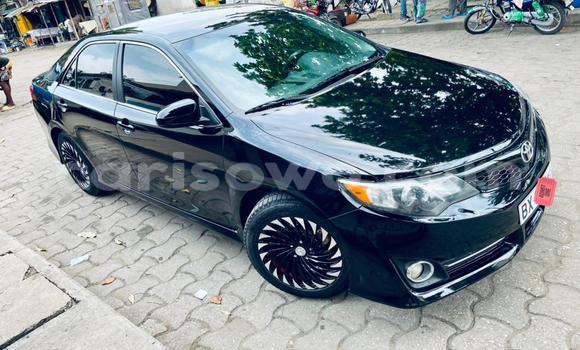 Ra Tuntun Toyota Camry Black Ọkọ̀ in Cotonou ni Benin Ra Tuntun Toyota Camry Black Ọkọ̀ in Cotonou ni Benin