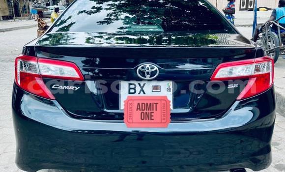 Ra Tuntun Toyota Camry Black Ọkọ̀ in Cotonou ni Benin Ra Tuntun Toyota Camry Black Ọkọ̀ in Cotonou ni Benin