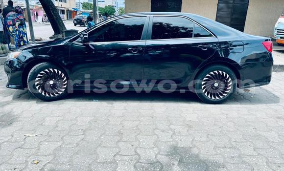 Ra Tuntun Toyota Camry Black Ọkọ̀ in Cotonou ni Benin Ra Tuntun Toyota Camry Black Ọkọ̀ in Cotonou ni Benin