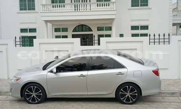 Acheter Neuf Voiture Toyota Camry Gris à Cotonou, Benin Acheter Neuf Voiture Toyota Camry Gris à Cotonou, Benin