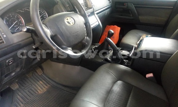 Ra Àlòkù Toyota Land Cruiser funfun Ọkọ̀ in Cotonou ni Benin Ra Àlòkù Toyota Land Cruiser funfun Ọkọ̀ in Cotonou ni Benin