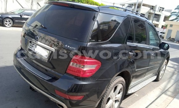 Buy Used Mercedes-Benz ML–Class Black Car in Cotonou in Benign Buy Used Mercedes-Benz ML–Class Black Car in Cotonou in Benign