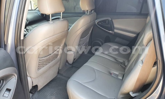 Acheter Neuf Voiture Toyota RAV4 Bleu à Cotonou, Benin Acheter Neuf Voiture Toyota RAV4 Bleu à Cotonou, Benin