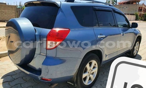 Ra Àlòkù Toyota RAV4 Blue Ọkọ̀ in Cotonou ni Benin Ra Àlòkù Toyota RAV4 Blue Ọkọ̀ in Cotonou ni Benin