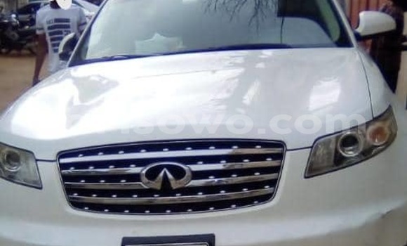 Acheter Occasion Voiture Infiniti FX Blanc à Cotonou, Benin