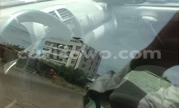 Acheter Occasion Voiture Toyota RAV4 Gris à Savalou, Benin Acheter Occasion Voiture Toyota RAV4 Gris à Savalou, Benin