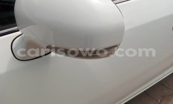 Ra Àlòkù Toyota Avensis funfun Ọkọ̀ in Cotonou ni Benin Ra Àlòkù Toyota Avensis funfun Ọkọ̀ in Cotonou ni Benin