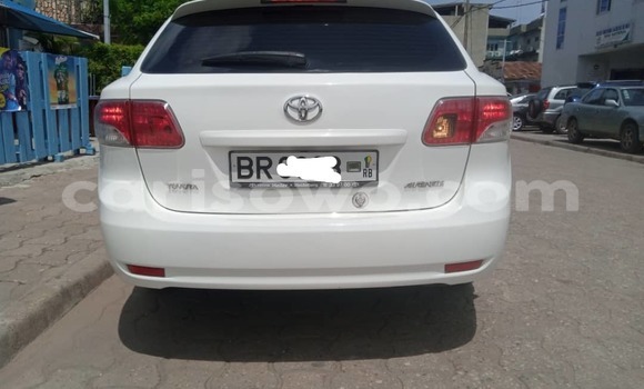 Ra Àlòkù Toyota Avensis funfun Ọkọ̀ in Cotonou ni Benin Ra Àlòkù Toyota Avensis funfun Ọkọ̀ in Cotonou ni Benin