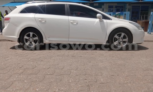 Ra Àlòkù Toyota Avensis funfun Ọkọ̀ in Cotonou ni Benin Ra Àlòkù Toyota Avensis funfun Ọkọ̀ in Cotonou ni Benin