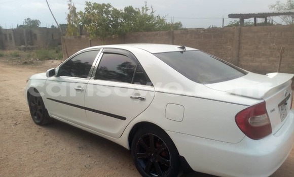 Sayi Na hannu Toyota Camry White Mota in Parakou a Benin