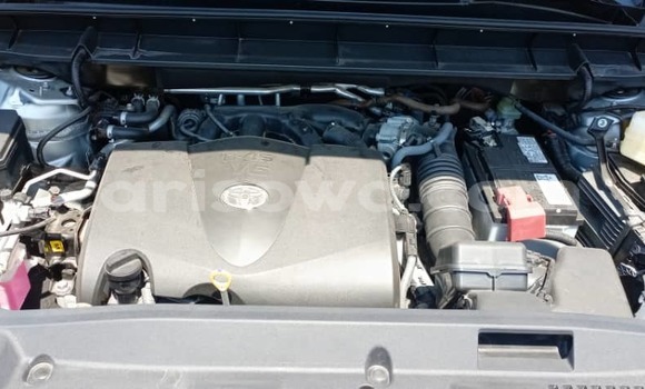 Sayi Na hannu Toyota Highlander Azurfa Mota in Cotonou a Benin Sayi Na hannu Toyota Highlander Azurfa Mota in Cotonou a Benin