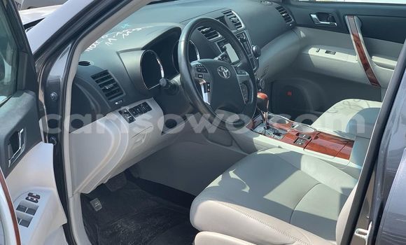 Ra Àlòkù Toyota Highlander Miiran Ọkọ̀ in Cotonou ni Benin Ra Àlòkù Toyota Highlander Miiran Ọkọ̀ in Cotonou ni Benin