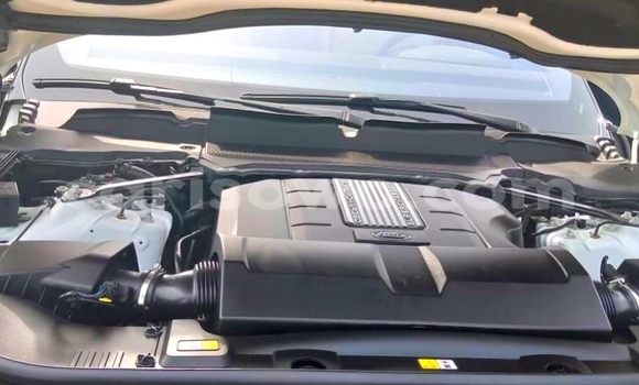 Sayi Na hannu Land Rover Range Rover Vogue White Mota in Parakou a Benin Sayi Na hannu Land Rover Range Rover Vogue White Mota in Parakou a Benin