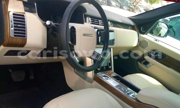 Sayi Na hannu Land Rover Range Rover Vogue White Mota in Parakou a Benin Sayi Na hannu Land Rover Range Rover Vogue White Mota in Parakou a Benin