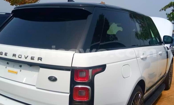Sayi Na hannu Land Rover Range Rover Vogue White Mota in Parakou a Benin Sayi Na hannu Land Rover Range Rover Vogue White Mota in Parakou a Benin