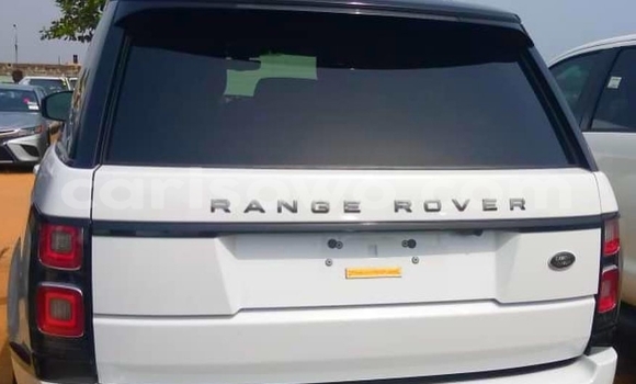 Sayi Na hannu Land Rover Range Rover Vogue White Mota in Parakou a Benin Sayi Na hannu Land Rover Range Rover Vogue White Mota in Parakou a Benin