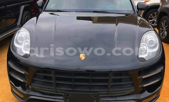 Sayi Na hannu Porsche Macan Black Mota in Cotonou a Benin