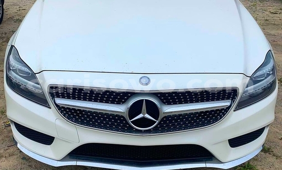 Sayi Na hannu Mercedes-Benz CLS–Class White Mota in Cotonou a Benin Sayi Na hannu Mercedes-Benz CLS–Class White Mota in Cotonou a Benin