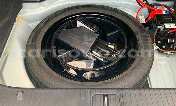 Sayi Na hannu Mercedes-Benz CLS–Class White Mota in Cotonou a Benin Sayi Na hannu Mercedes-Benz CLS–Class White Mota in Cotonou a Benin