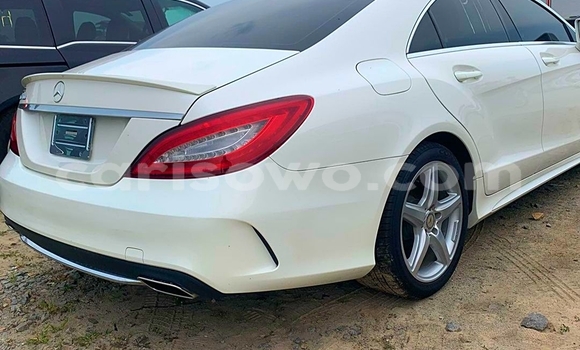 Sayi Na hannu Mercedes-Benz CLS–Class White Mota in Cotonou a Benin Sayi Na hannu Mercedes-Benz CLS–Class White Mota in Cotonou a Benin