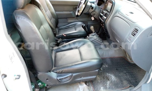 Sayi Na hannu Nissan Hardbody White Mota in Cotonou a Benin Sayi Na hannu Nissan Hardbody White Mota in Cotonou a Benin