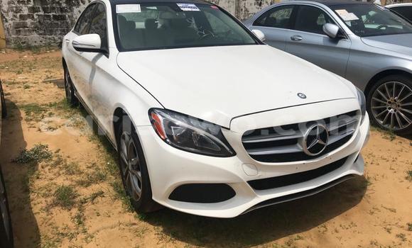 Acheter Import Voiture Mercedes-Benz C–Class Blanc à Cotonou, Benin