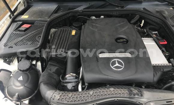 Ra Imported Mercedes-Benz C–Class funfun Ọkọ̀ in Cotonou ni Benin Ra Imported Mercedes-Benz C–Class funfun Ọkọ̀ in Cotonou ni Benin