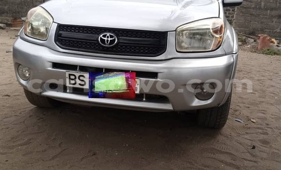 Sayi Sabo Toyota RAV4 Azurfa Mota in Cotonou a Benin Sayi Sabo Toyota RAV4 Azurfa Mota in Cotonou a Benin