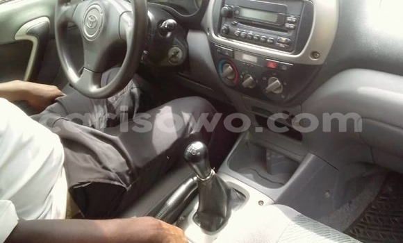 Sayi Na hannu Toyota RAV4 Azurfa Mota in Cotonou a Benin Sayi Na hannu Toyota RAV4 Azurfa Mota in Cotonou a Benin