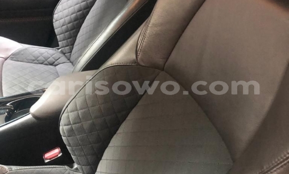 Acheter Occasion Voiture Toyota C-HR Gris à Cotonou, Benin Acheter Occasion Voiture Toyota C-HR Gris à Cotonou, Benin