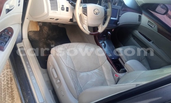 Ra Tuntun Toyota Avalon Blue Ọkọ̀ in Cotonou ni Benin Ra Tuntun Toyota Avalon Blue Ọkọ̀ in Cotonou ni Benin