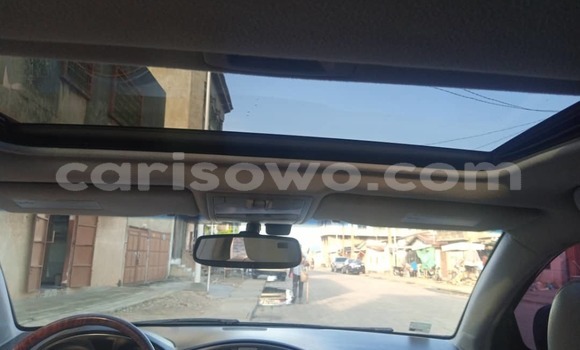 Ra Tuntun Toyota Avalon Blue Ọkọ̀ in Cotonou ni Benin Ra Tuntun Toyota Avalon Blue Ọkọ̀ in Cotonou ni Benin