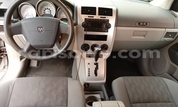 Sayi Sabo Dodge Caliber Azurfa Mota in Cotonou a Benin Sayi Sabo Dodge Caliber Azurfa Mota in Cotonou a Benin