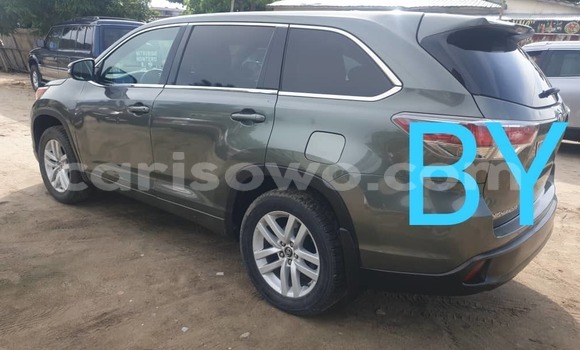 Ra Àlòkù Toyota Highlander Alawọ ewe Ọkọ̀ in Cotonou ni Benin Ra Àlòkù Toyota Highlander Alawọ ewe Ọkọ̀ in Cotonou ni Benin