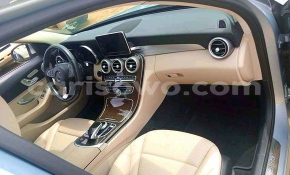Sayi Na hannu Mercedes-Benz C-Classe Azurfa Mota in Cotonou a Benin Sayi Na hannu Mercedes-Benz C-Classe Azurfa Mota in Cotonou a Benin