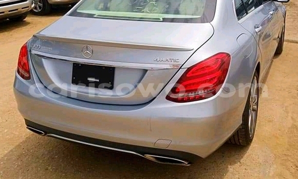 Sayi Na hannu Mercedes-Benz C-Classe Azurfa Mota in Cotonou a Benin Sayi Na hannu Mercedes-Benz C-Classe Azurfa Mota in Cotonou a Benin
