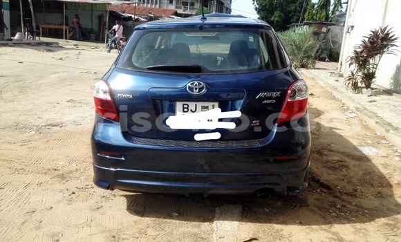 Sayi Na hannu Toyota Matrix Blue Mota in Cotonou a Benin