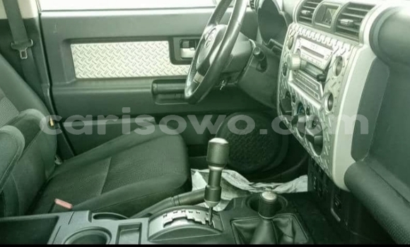 Acheter Occasion Voiture Toyota FJ Cruiser Vert à Cotonou, Benin Acheter Occasion Voiture Toyota FJ Cruiser Vert à Cotonou, Benin