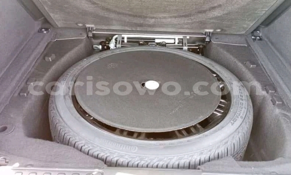 Acheter Occasion Voiture Land Rover Range Rover Sport Rouge à Cotonou, Benin Acheter Occasion Voiture Land Rover Range Rover Sport Rouge à Cotonou, Benin