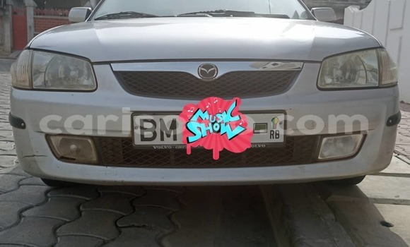 Acheter Occasion Voiture Mazda 323 Blanc à Abomey Calavi, Benin Acheter Occasion Voiture Mazda 323 Blanc à Abomey Calavi, Benin