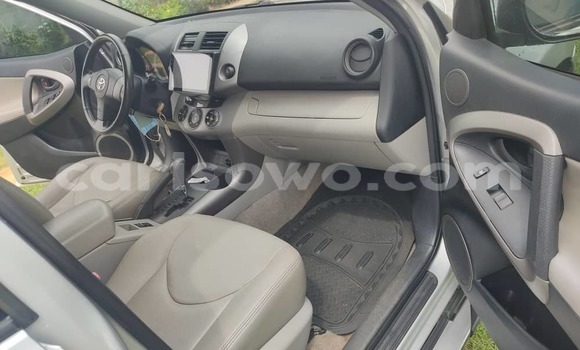 Acheter Occasion Voiture Toyota RAV4 Beige à Abomey Calavi, Benin Acheter Occasion Voiture Toyota RAV4 Beige à Abomey Calavi, Benin