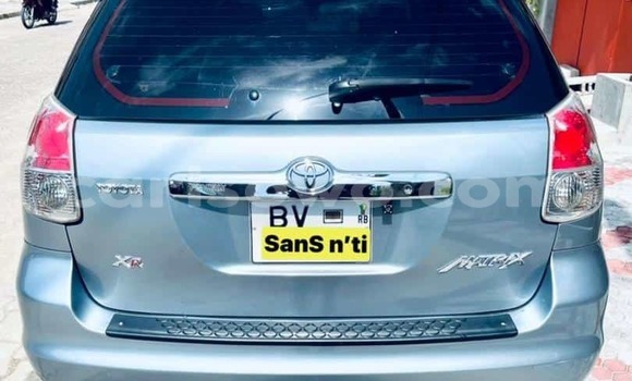 Acheter Occasion Voiture Toyota Matrix Gris à Abomey Calavi, Benin Acheter Occasion Voiture Toyota Matrix Gris à Abomey Calavi, Benin