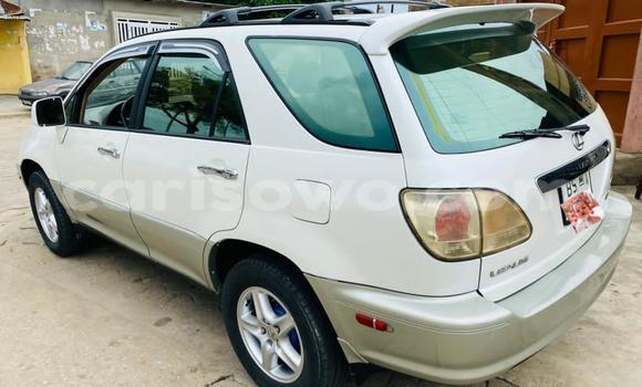 Acheter Occasion Voiture Lexus RX 300 Blanc à Cotonou, Benin Acheter Occasion Voiture Lexus RX 300 Blanc à Cotonou, Benin