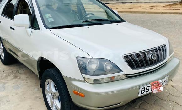 Acheter Occasion Voiture Lexus RX 300 Blanc à Cotonou, Benin Acheter Occasion Voiture Lexus RX 300 Blanc à Cotonou, Benin