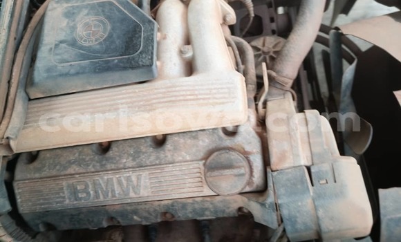 Acheter Occasion Voiture BMW 321 Noir à Cotonou, Benin Acheter Occasion Voiture BMW 321 Noir à Cotonou, Benin