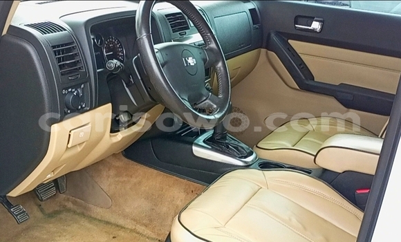 Acheter Occasion Voiture Hummer H3 Blanc à Cotonou, Benin Acheter Occasion Voiture Hummer H3 Blanc à Cotonou, Benin