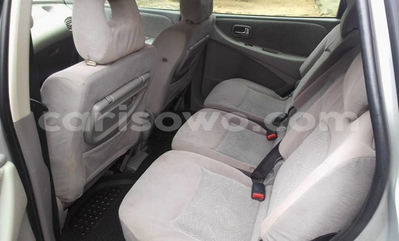 Acheter Occasion Voiture Nissan Tino Gris à Abomey Calavi, Benin Acheter Occasion Voiture Nissan Tino Gris à Abomey Calavi, Benin